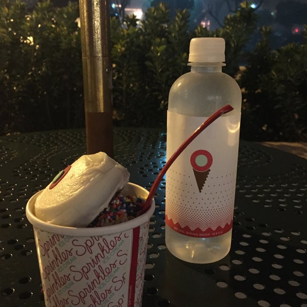 12/10/2015에 FBS님이 Sprinkles Ice Cream에서 찍은 사진