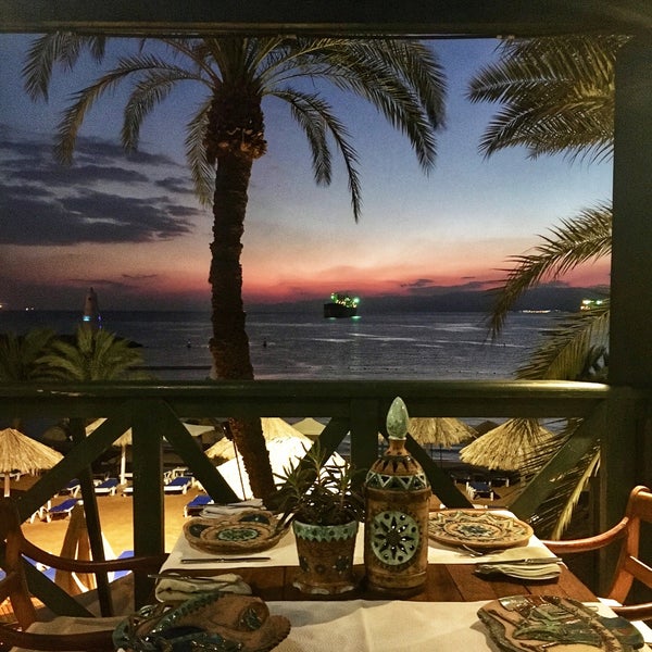 รูปภาพถ่ายที่ Mövenpick Resort &amp; Residences Aqaba โดย Nastasiya O. เมื่อ 12/27/2018