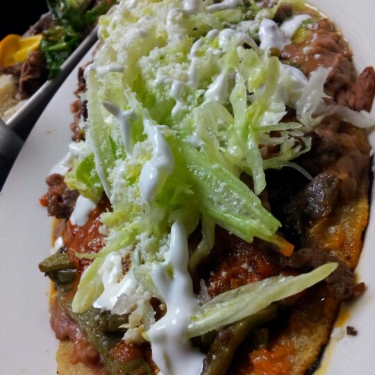 Снимок сделан в Ranas Mexico City Cuisine пользователем Mary 12/17/2012