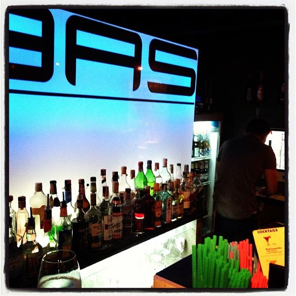 2/8/2013 tarihinde Kris P.ziyaretçi tarafından Bas Bar'de çekilen fotoğraf