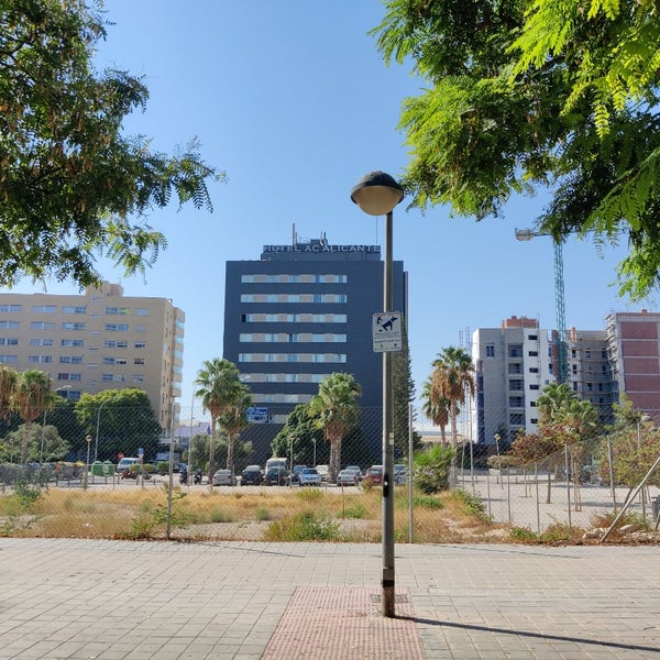 Foto diambil di Hotel AC Alicante oleh Estefanía pada 8/25/2023