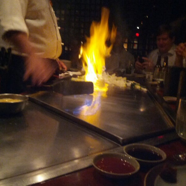 Foto tirada no(a) Kobe Steaks Japanese Restaurant por John C. em 8/8/2013