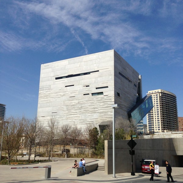 Photo taken at Perot Museum of Nature and Science by TexasTwittHR on 3/16/2013