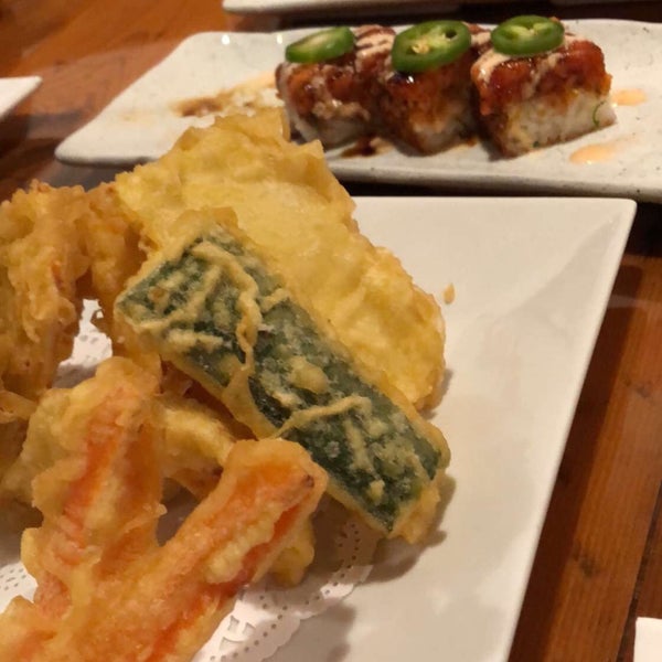 Снимок сделан в KumaDori Sushi пользователем Asbed B. 7/15/2018