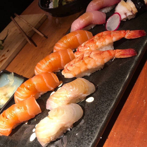 Foto diambil di Tenno Sushi oleh Asbed B. pada 11/11/2021