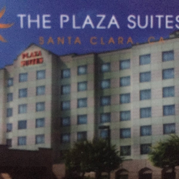 Foto tirada no(a) The Plaza Suites por Jonah H. em 10/19/2015