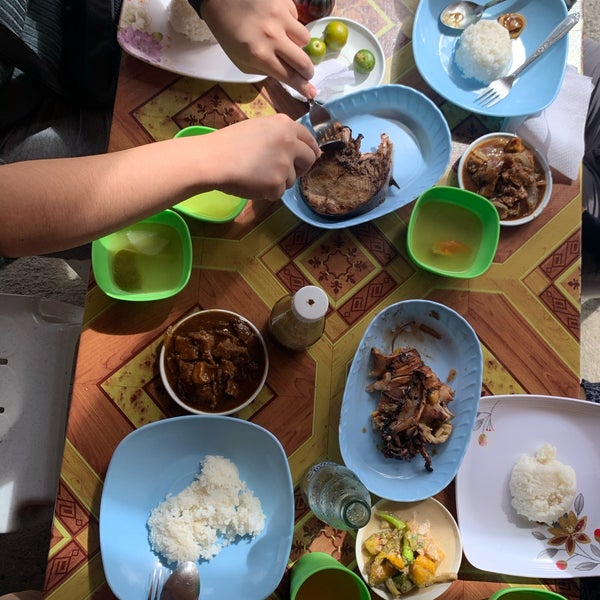 Rolling Stores - Filipino Restaurant in Baler