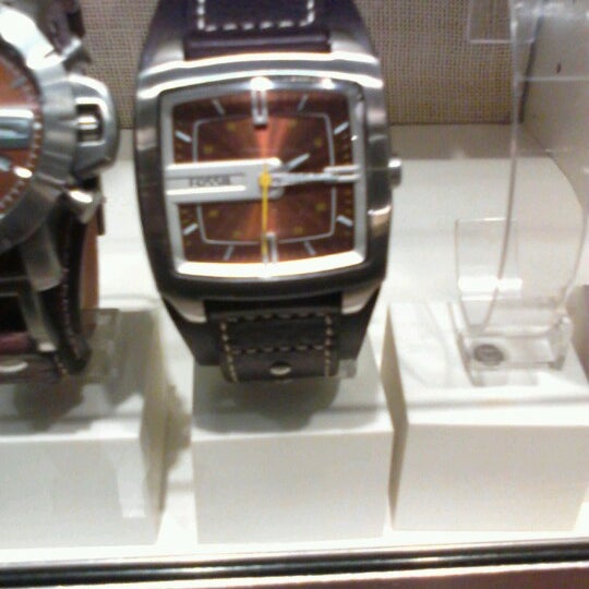 Fossil Store (Now Closed) - Accessories 