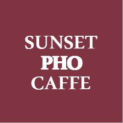 Photo prise au Sunset Pho Caffe par Sunset Pho Caffe le1/28/2015