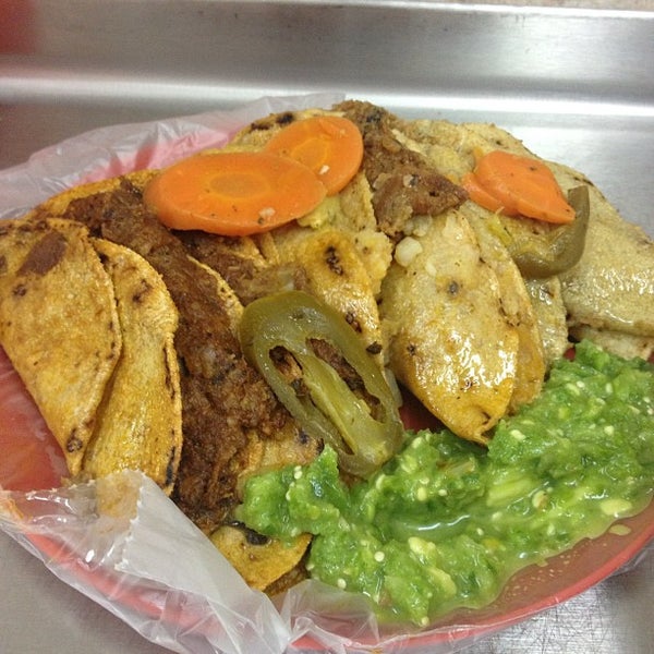 Fotos en Tacos de Canasta "Los Especiales" Downtown 220 tips