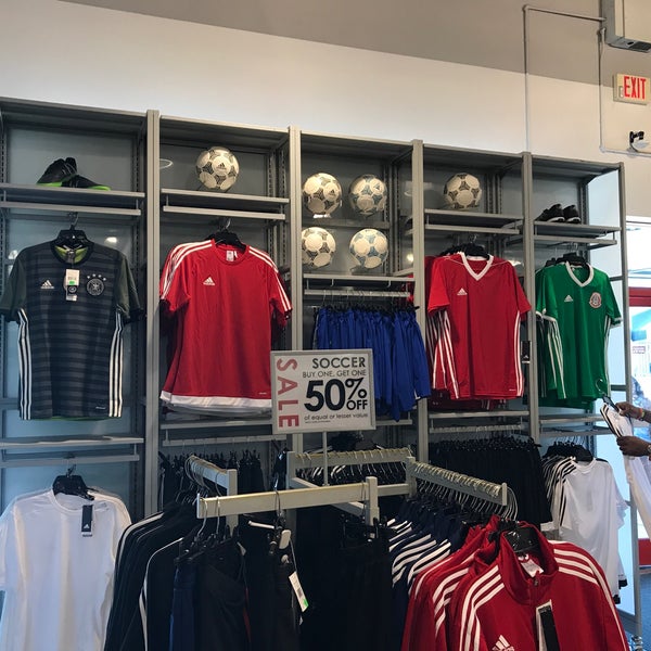 mulighed omvendt sagde Adidas Outlet Store - Sporting Goods Shops