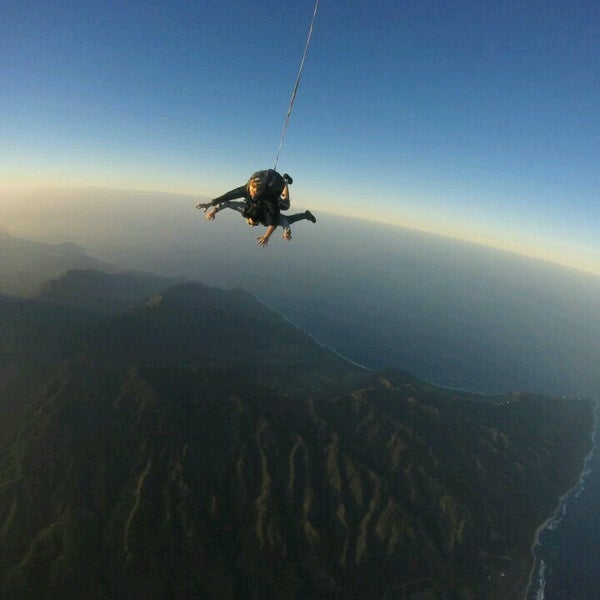 Photo taken at Pacific Skydiving Honolulu by Young-jun K. on 1/15/2017