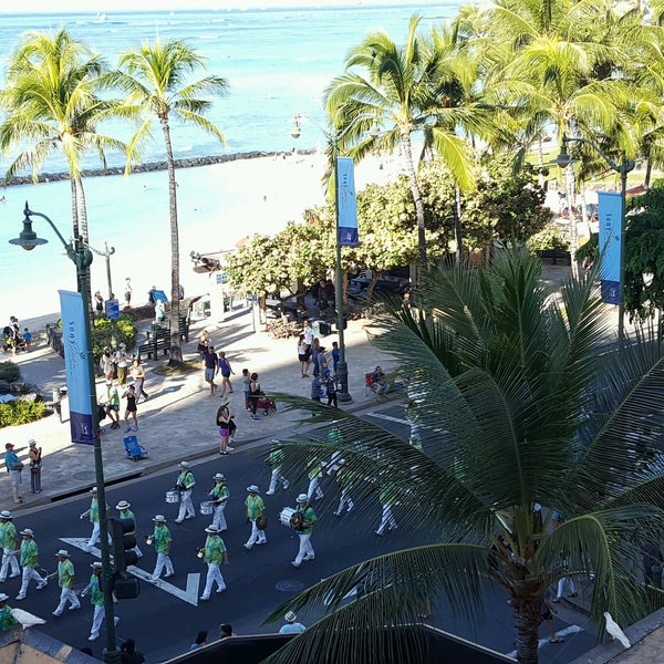 รูปภาพถ่ายที่ Pacific Beach Hotel Waikiki โดย Young-jun K. เมื่อ 1/16/2017