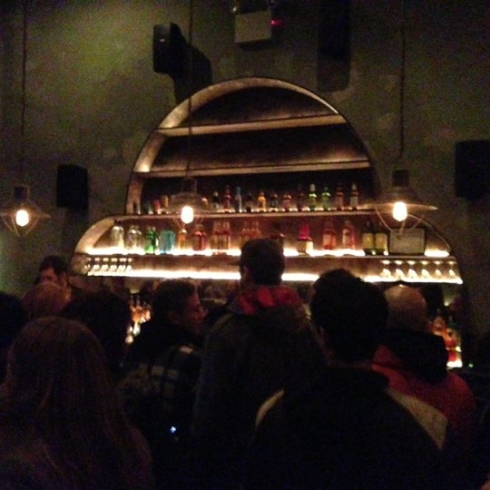 12/12/2012 tarihinde Erin A.ziyaretçi tarafından Passenger Bar'de çekilen fotoğraf