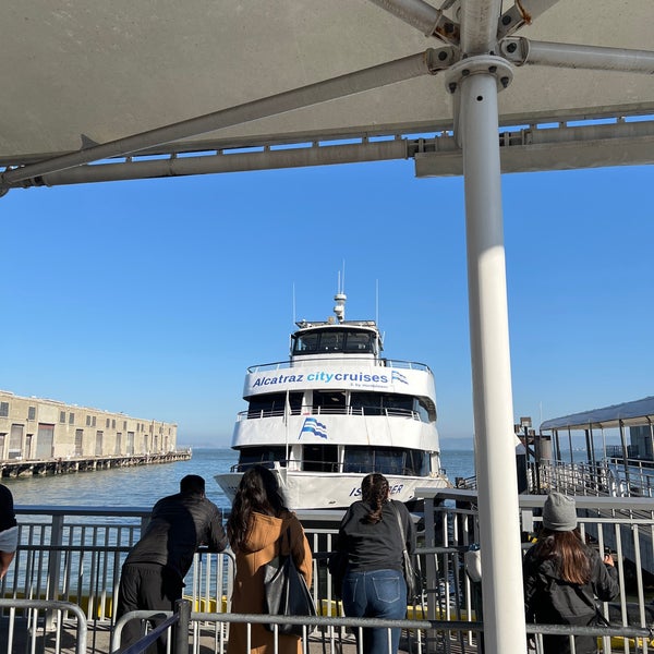 Foto tirada no(a) Alcatraz Cruises por Wajdy🏄🏻‍♂️ . em 11/26/2022