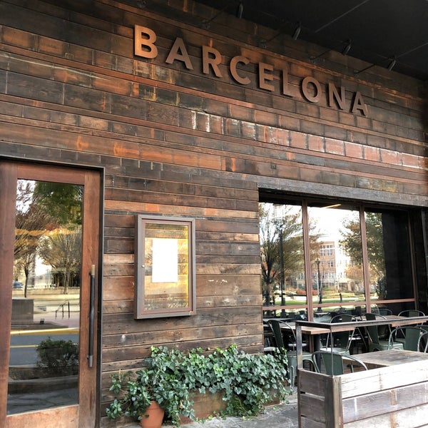 รูปภาพถ่ายที่ Barcelona Wine Bar โดย Fred S. เมื่อ 11/9/2019