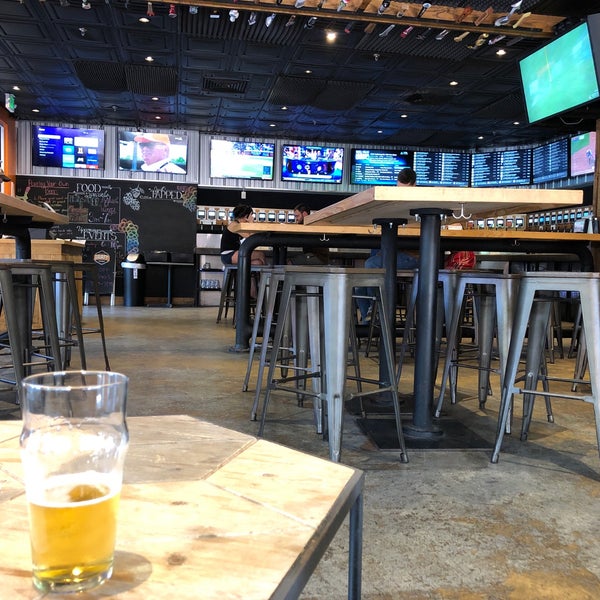 Photo taken at Draft Taproom by Fred S. on 5/24/2019