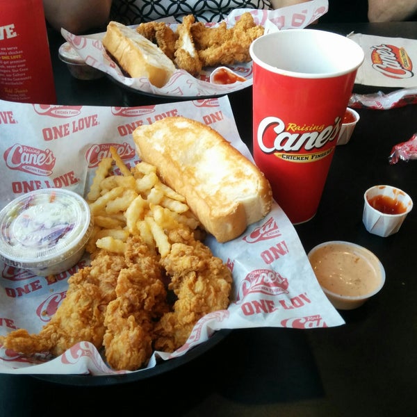 Photo taken at Raising Cane&#39;s Chicken Fingers by Denny on 8/4/2017