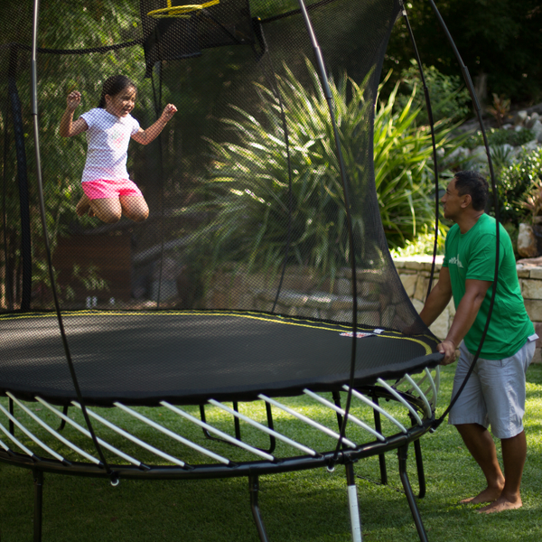 9/2/2015 tarihinde Springfree T.ziyaretçi tarafından Springfree Trampoline Issaquah'de çekilen fotoğraf