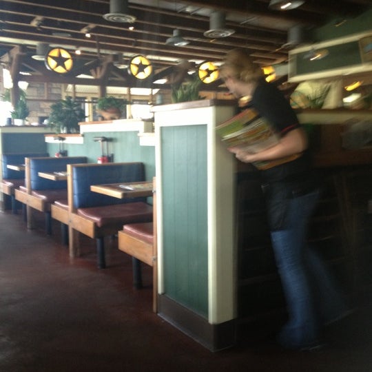 Photo taken at Chili&#39;s Grill &amp; Bar by Diana A. on 9/30/2012