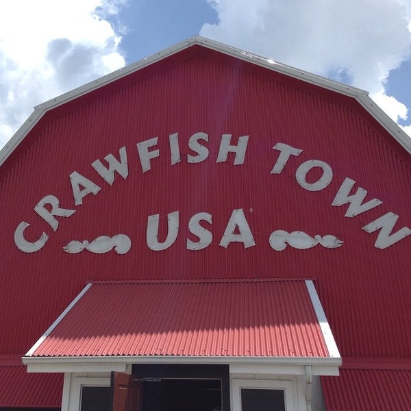 Photo taken at Crawfish Town USA by Dee S. on 8/9/2014