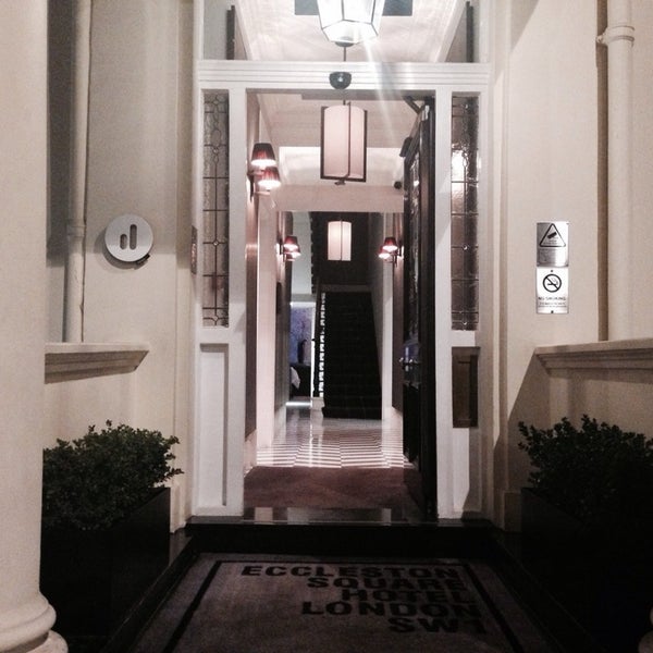 Das Foto wurde bei The Eccleston Square Hotel von Alex F. am 2/4/2014 aufgenommen