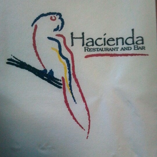 Das Foto wurde bei Hacienda Restaurant and Bar von Llöyd F. am 12/4/2012 aufgenommen