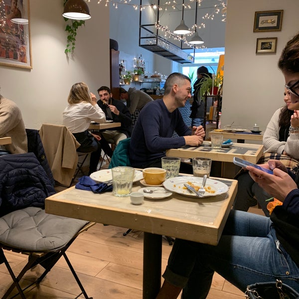 Das Foto wurde bei Ofelé - Caffè e coccole von Aydh am 10/31/2020 aufgenommen
