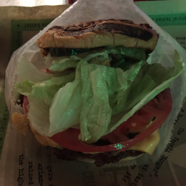 Photo taken at BurgerFi by Jota S. on 5/10/2015