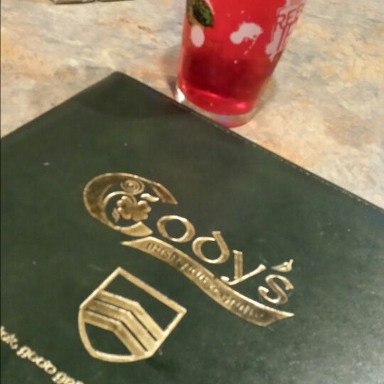 Photo prise au Cody&#39;s Irish Pub &amp; Grille par Jennifer F. le3/13/2015