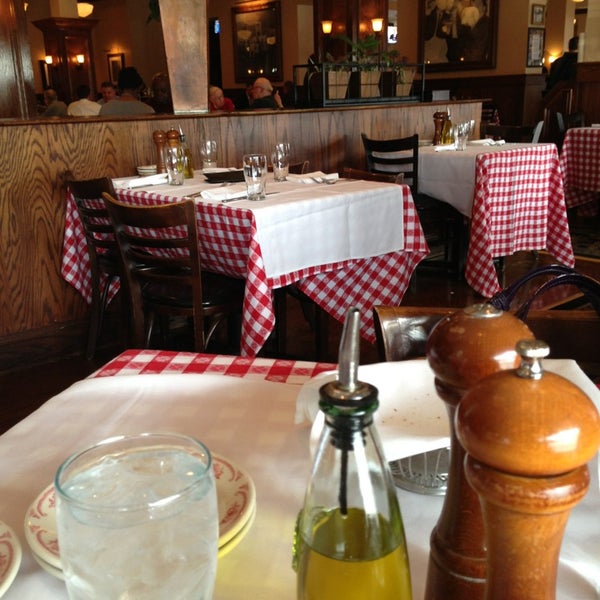Maggiano's Little Italy - Italian Restaurant in Keystone at The Crossing
