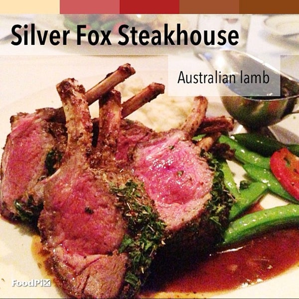 Foto diambil di Silver Fox Steakhouse oleh Kate C. pada 7/4/2013