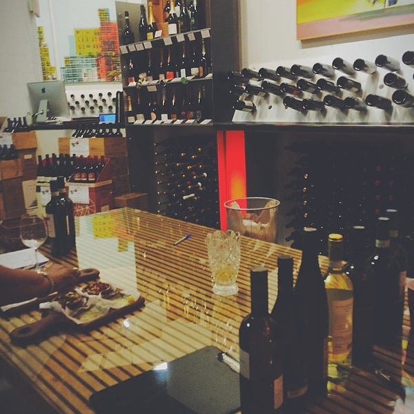 4/5/2014에 Arlin S.님이 Wine By The Bay에서 찍은 사진