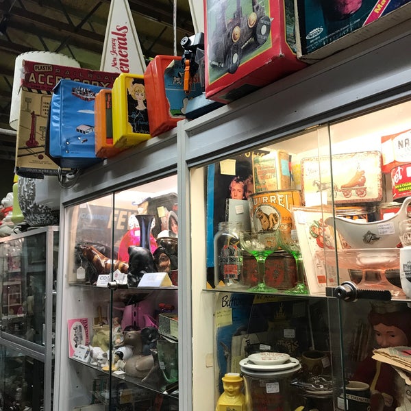 Village Antiques Mall Fort Langley, BC