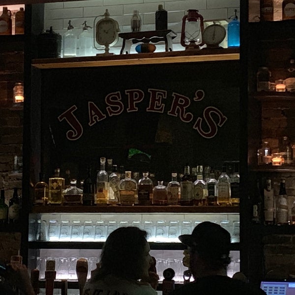 Снимок сделан в Jasper&#39;s Taphouse &amp; Kitchen пользователем Jason F. 6/28/2019