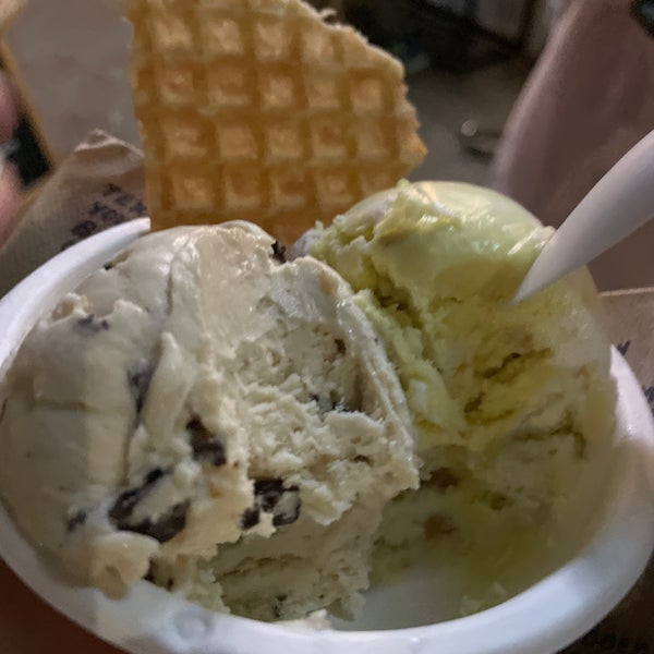 Das Foto wurde bei Jeni&#39;s Splendid Ice Creams von Jason F. am 10/16/2021 aufgenommen