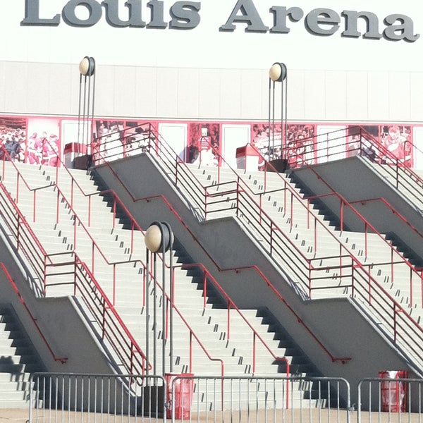 รูปภาพถ่ายที่ Joe Louis Arena โดย Bernadette H. เมื่อ 5/16/2013