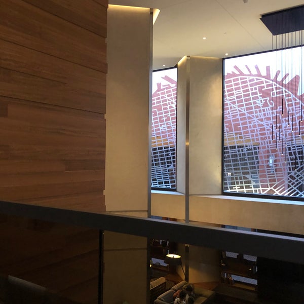 11/3/2019 tarihinde Murray S.ziyaretçi tarafından OneUP Restaurant &amp; Lounge'de çekilen fotoğraf