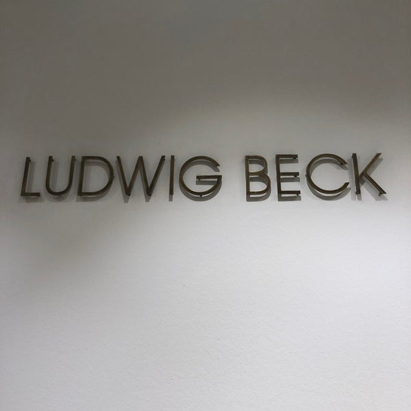 รูปภาพถ่ายที่ Ludwig Beck โดย Murray S. เมื่อ 12/23/2019