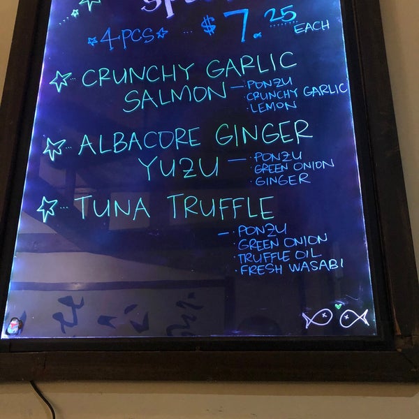 Foto scattata a Sushi Stop da Murray S. il 11/21/2019