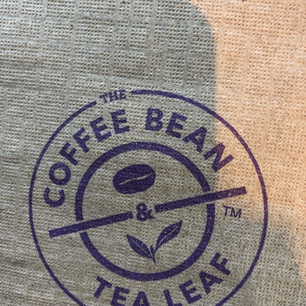 Снимок сделан в The Coffee Bean &amp; Tea Leaf пользователем Murray S. 4/26/2019