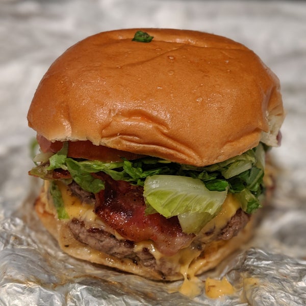 Foto diambil di H&amp;F Burger oleh jbrotherlove pada 8/23/2019