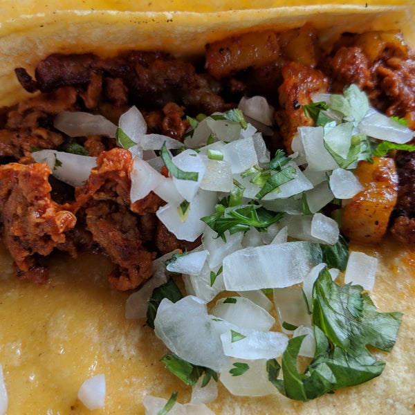Das Foto wurde bei Zocalo Mexican Kitchen &amp; Cantina von jbrotherlove am 7/11/2018 aufgenommen