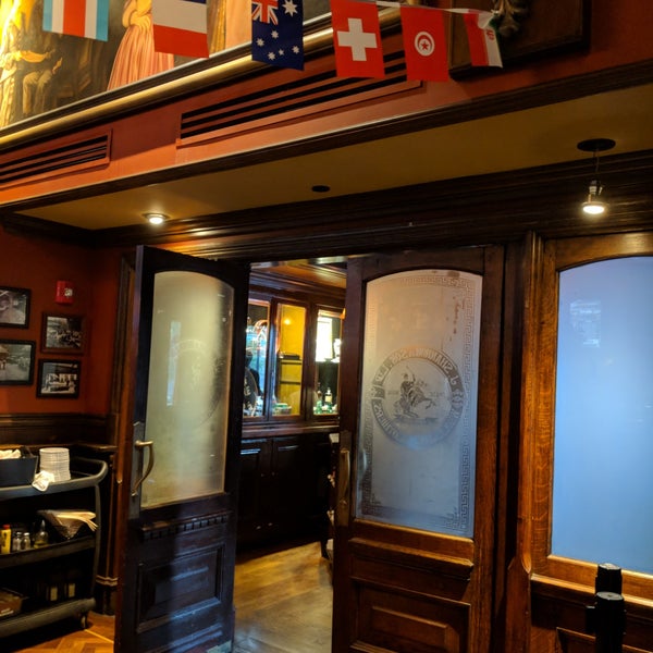 Photo taken at Rí Rá Irish Pub by jbrotherlove on 5/31/2018