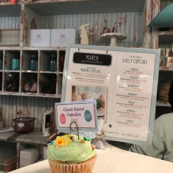 3/30/2018 tarihinde Laura D.ziyaretçi tarafından Magnolia Bakery'de çekilen fotoğraf