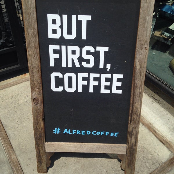 Photo taken at Alfred Coffee In The Alley by Marissa S. on 5/21/2015