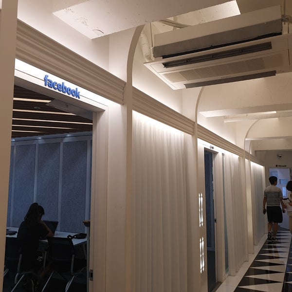 헬로 알고 Hello Algo - College Classroom