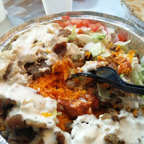 Photo taken at The Halal Guys by kerryberry on 8/3/2016