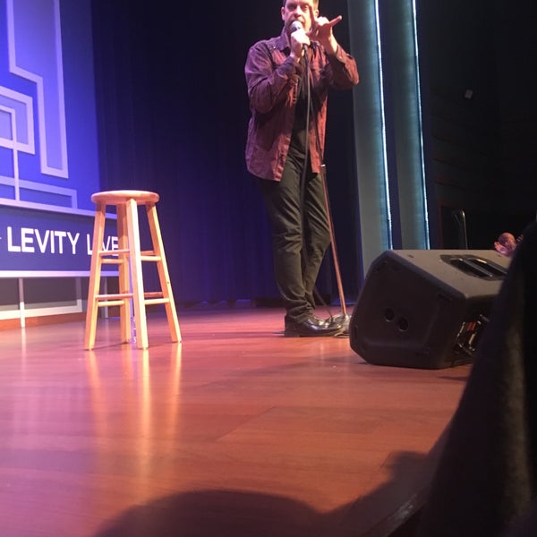 Photo prise au West Nyack Levity Live Comedy Club par Nicolette C. le1/8/2017