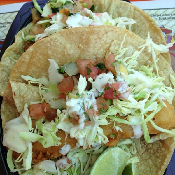 Foto diambil di Roberto&#39;s Mexican Food oleh Kathleen pada 5/8/2013